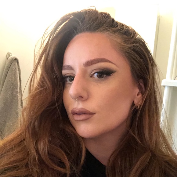 Meet your Posher, Karyn - Picture 1 of 1